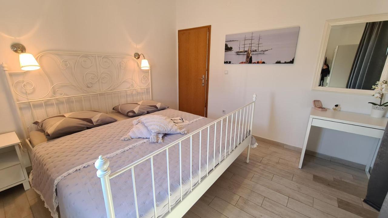 Apartments By The Sea Mokalo, Peljesac - 10201 Orebić Екстериор снимка